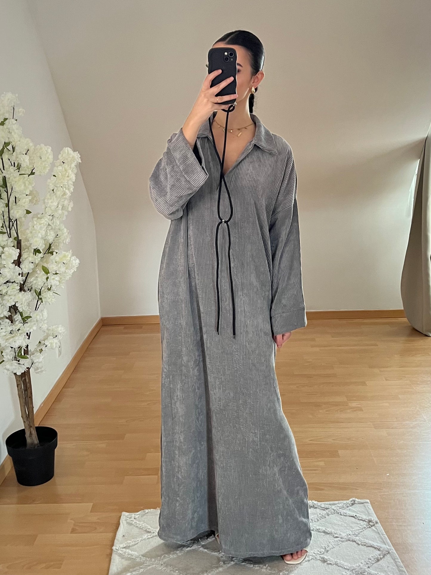 Longue robe oversize en velours gris