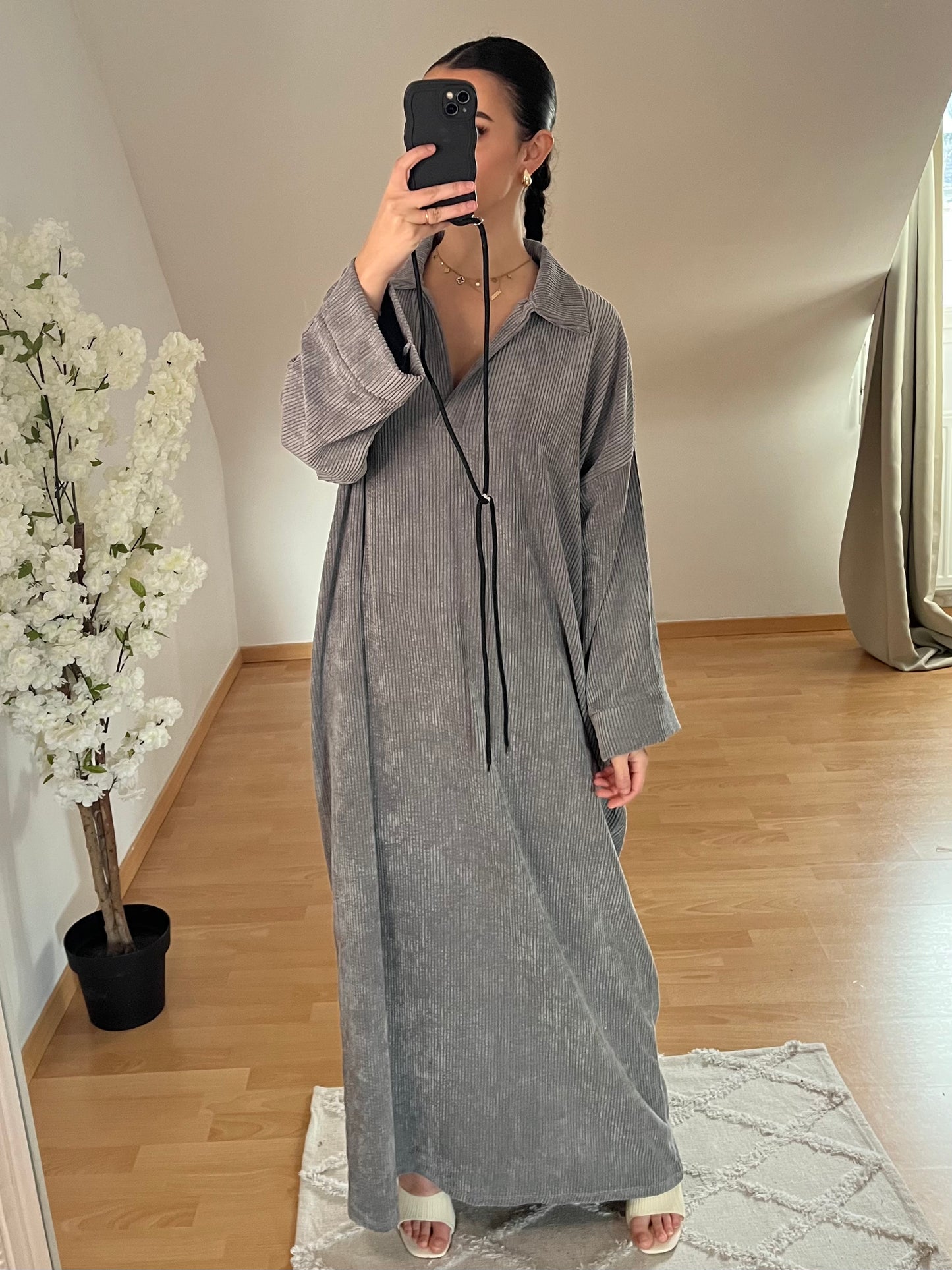 Longue robe oversize en velours gris