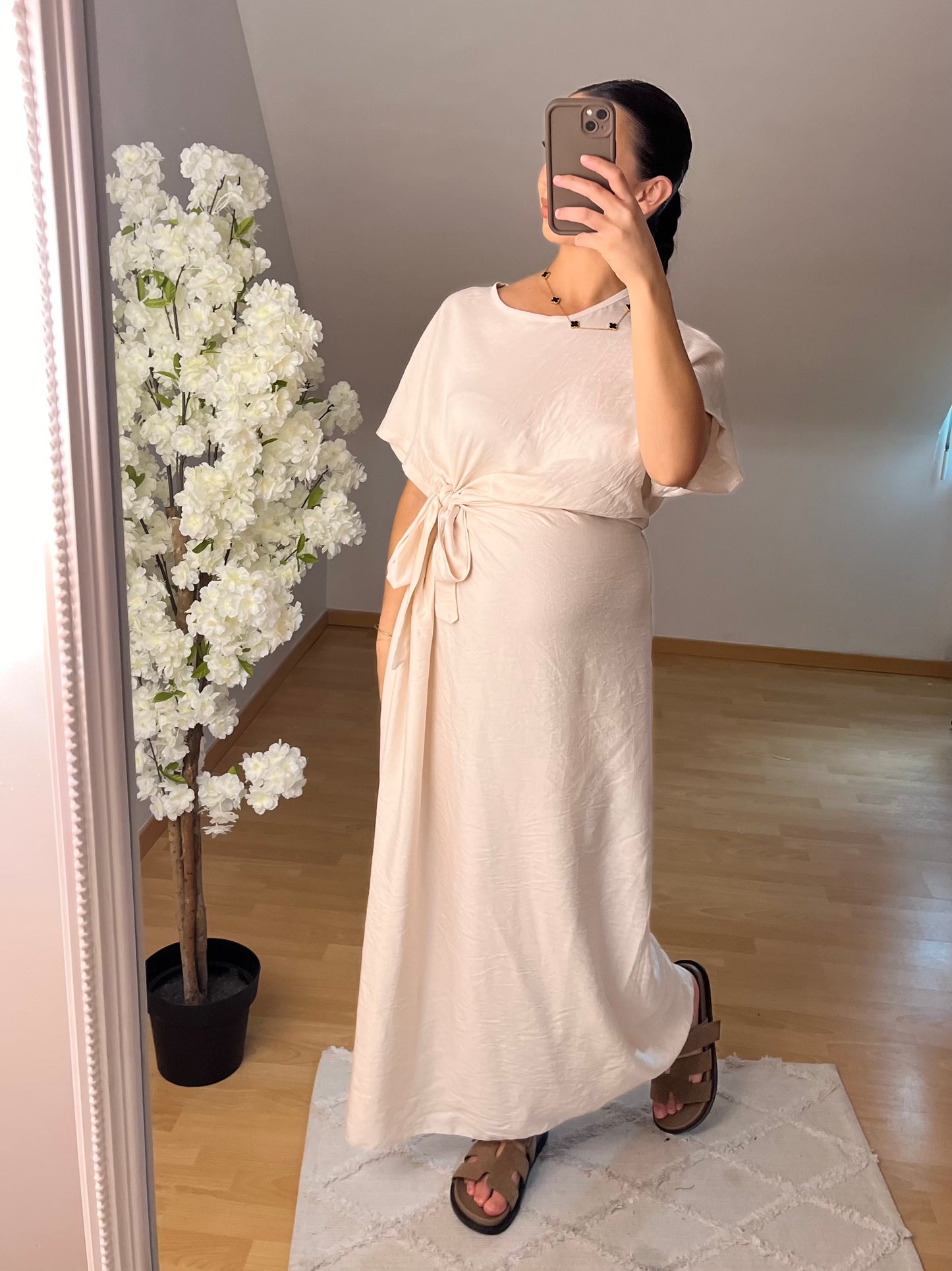 Robe nouée beige